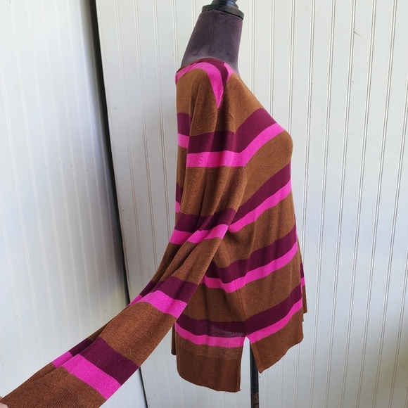 NWT APT 9 Women’s Knit V-Neck Pullover Brown Pink Striped Sweater Lighweight L - Picture 3 of 11